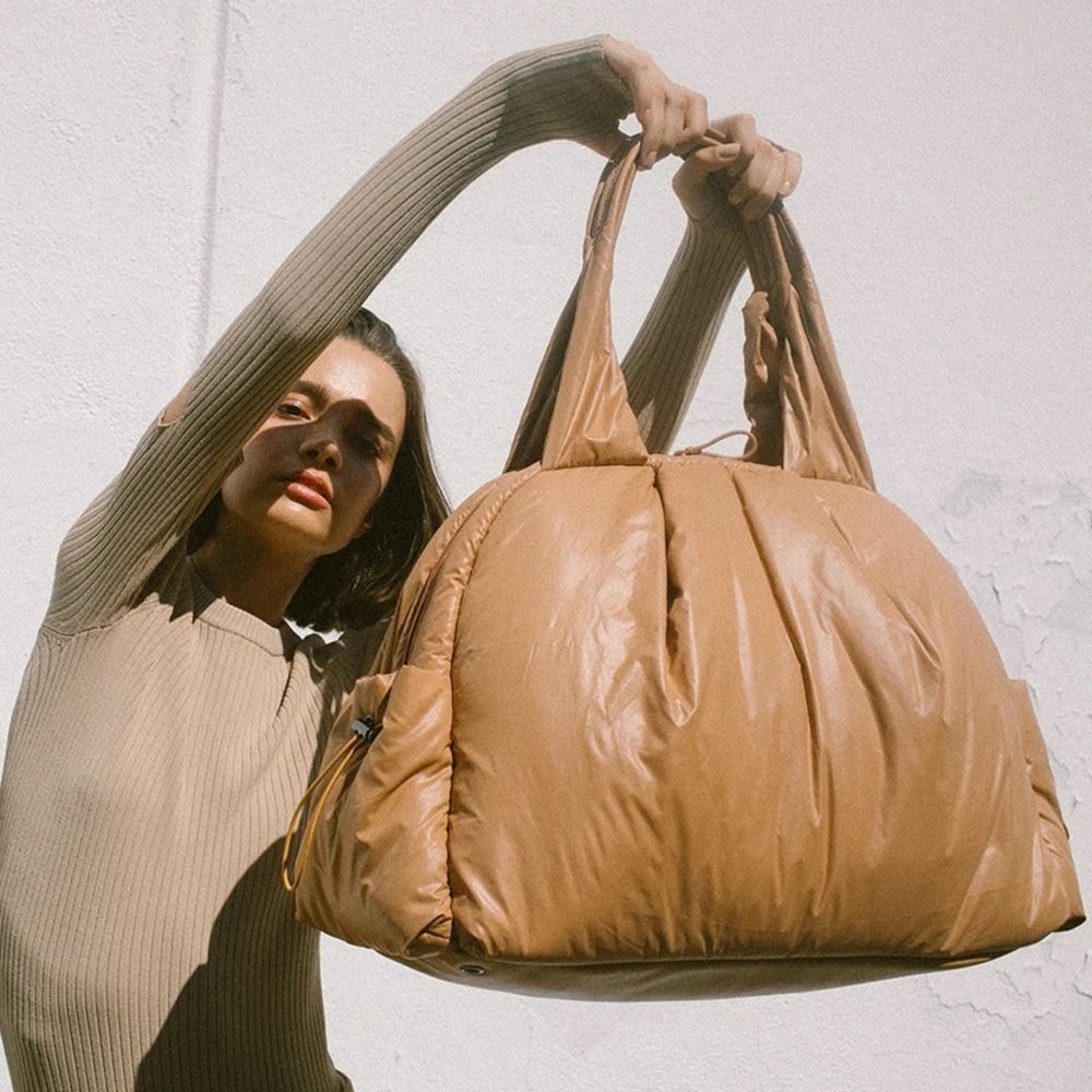 ‼️SOLD‼️NWT LARGE Caraa Nimbus Tote Bag